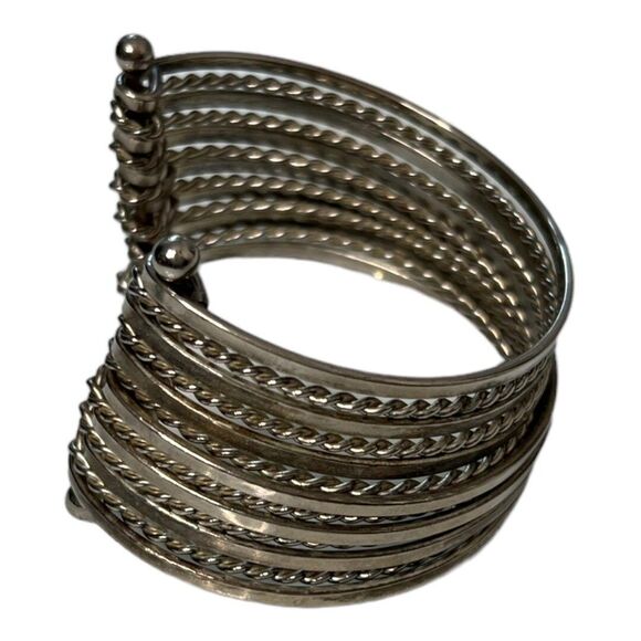 Vintage 1980 Silvertone Cuff Bracelet Twisted and Sleek Retro Look Street Wear - Picture 9 of 11
